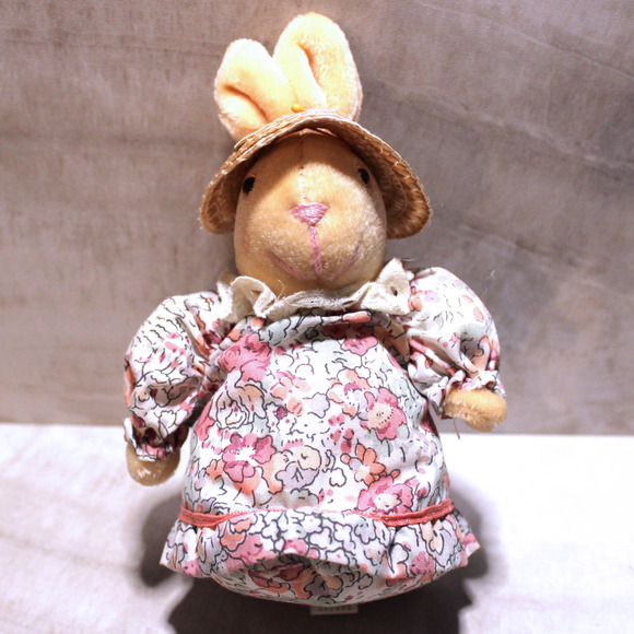 Avon Mrs. Bellamy Bunny Rabbit Sachet Pomander - Picture 1 of 5